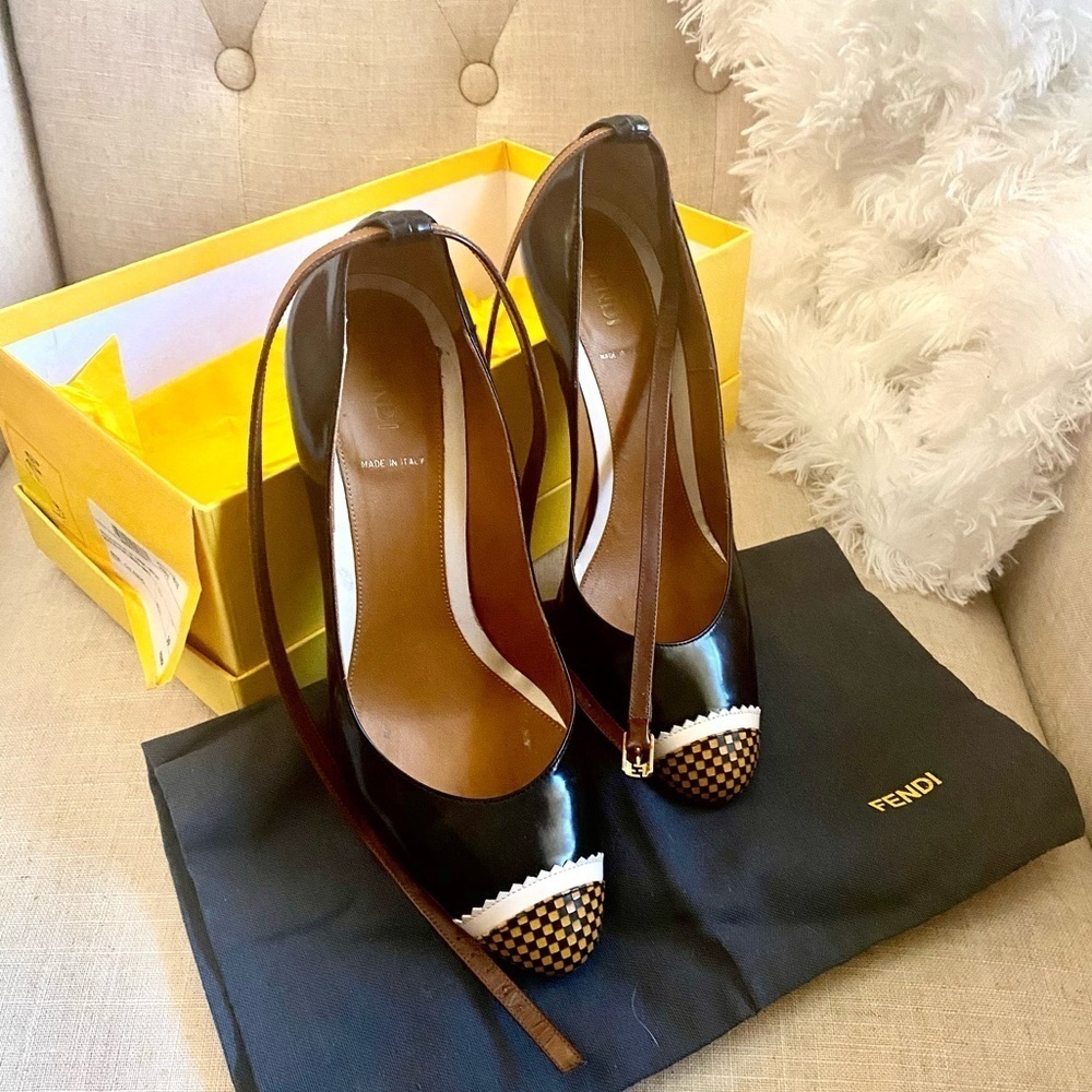 Fendi RARE Vintage Checkered Scalloped Toe Ankle Strap Pumps Size 39 with Box